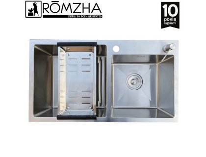 Недорого Кухонна нержавіюча мийка товщиною 1-1,5 мм ROMZHA ARTA U-730DN з кошиком і дозатором780х430х230мм