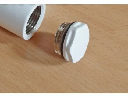 Не дорого Заглушка латунна МАРІО із зовнішньою різьбою 1/2" білий глянець
